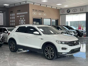 Volkswagen T-Roc, 2022г., полный привод, робот