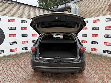 Infiniti QX70, 2016г., передний привод, автомат