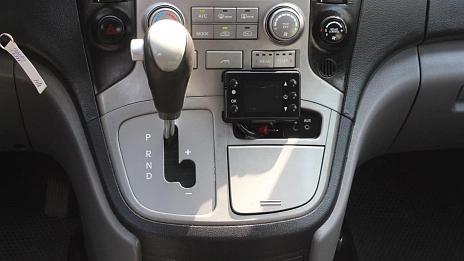Hyundai Grand Starex, 2009г., передний привод, автомат