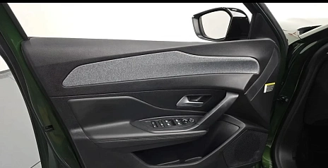 Peugeot 308, 2022г., передний привод, автомат