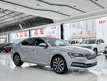 Skoda Superb, 2022г., передний привод, робот