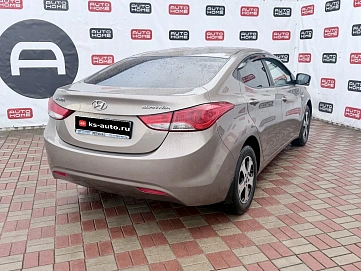 Hyundai Elantra, 2011г., передний привод, механика