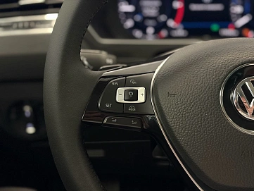 Volkswagen Tiguan, 2017г., полный привод, робот