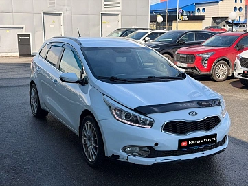 Kia Ceed, 2013г., передний привод, автомат