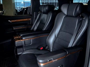 Toyota Alphard, 2016г., передний привод, автомат