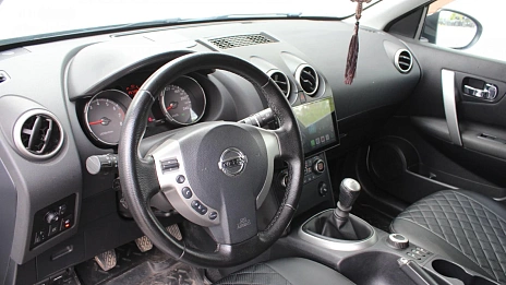 Nissan Qashqai, 2008г., передний привод, механика