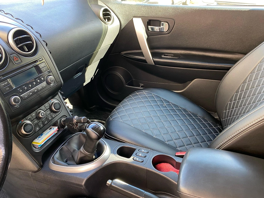 Nissan Qashqai, 2012г., передний привод, механика