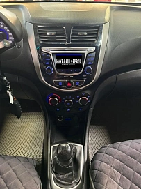Hyundai Solaris, 2012г., передний привод, механика