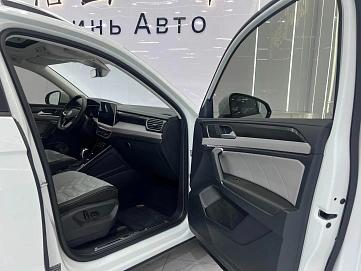 Volkswagen Tayron, 2022г., передний привод, робот