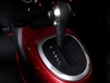 Nissan Juke, 2012г., передний привод, вариатор