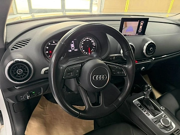 Audi A3, 2018г., передний привод, робот