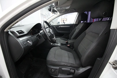Volkswagen Passat, 2011г., передний привод, робот