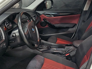 BMW X1, 2012г., задний привод, автомат