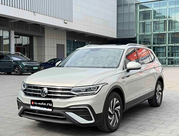 Volkswagen Tiguan, 2022г., передний привод, робот