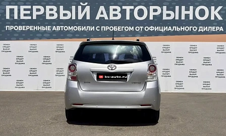 Toyota Verso, 2011г., передний привод, вариатор