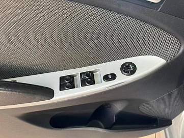 Hyundai Solaris, 2012г., передний привод, механика
