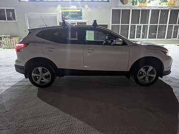 Nissan Qashqai, 2015г., полный привод, вариатор
