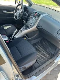 Toyota Auris, 2008г., передний привод, робот