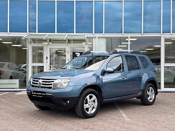 Renault Duster, 2012г., полный привод, механика