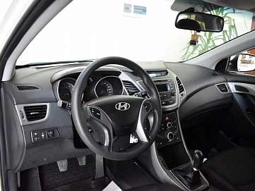 Hyundai Elantra, 2014г., передний привод, механика