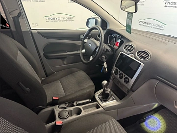 Ford Focus, 2011г., передний привод, механика