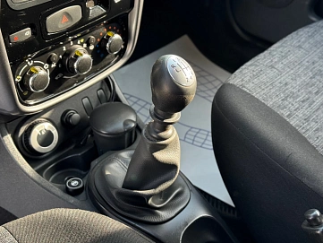 Renault Duster, 2012г., полный привод, механика