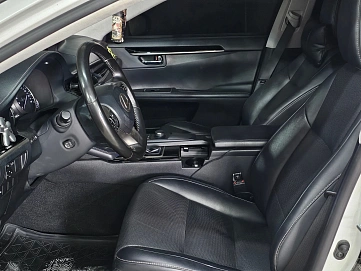 Lexus ES, 2017г., передний привод, автомат