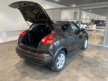 Nissan Juke, 2011г., передний привод, вариатор