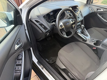 Ford Focus, 2012г., передний привод, робот