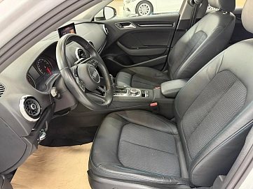 Audi A3, 2018г., передний привод, робот