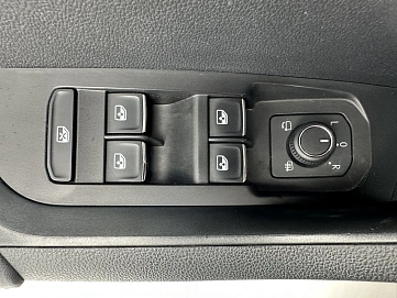 Skoda Karoq, 2023г., передний привод, автомат