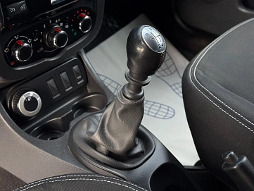Renault Duster, 2015г., полный привод, механика