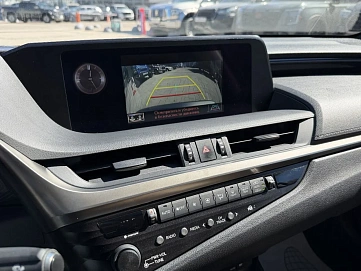 Lexus ES, 2019г., передний привод, вариатор