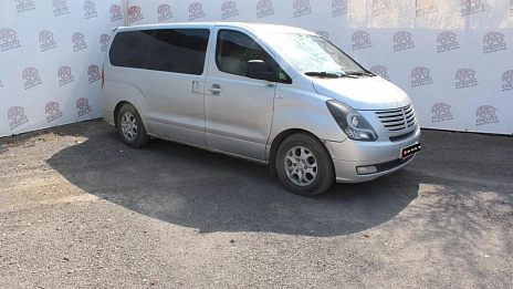 Hyundai Grand Starex, 2009г., передний привод, автомат