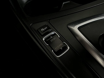 BMW 1 серии, 2012г., задний привод, автомат