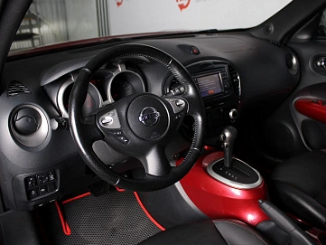 Nissan Juke, 2012г., передний привод, вариатор