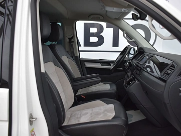 Volkswagen Multivan, 2019г., передний привод, робот