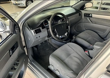 Chevrolet Lacetti, 2006г., передний привод, механика