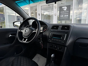 Volkswagen Polo, 2016г., передний привод, автомат