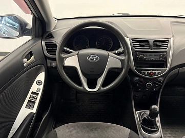 Hyundai Solaris, 2011г., передний привод, механика