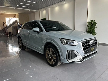 Audi Q2, 2022г., передний привод, робот