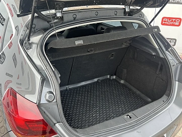 Opel Astra, 2011г., передний привод, автомат