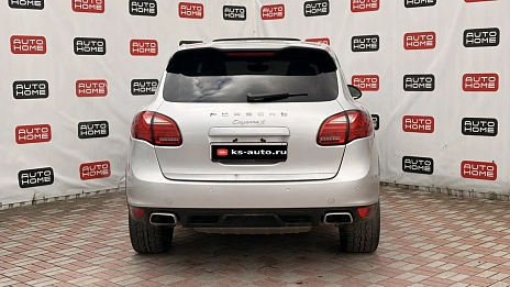 Porsche Cayenne, 2011г., передний привод, автомат
