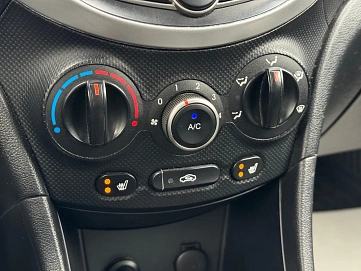 Hyundai Solaris, 2015г., передний привод, автомат