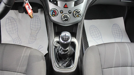 Chevrolet Aveo, 2014г., передний привод, механика