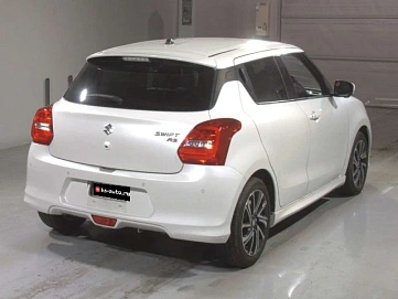 Suzuki Swift, 2023г, передний привод, вариатор