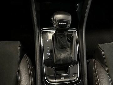 Skoda Karoq, 2020г., передний привод, автомат