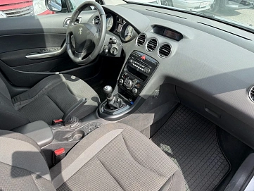 Peugeot 408, 2013г., передний привод, механика