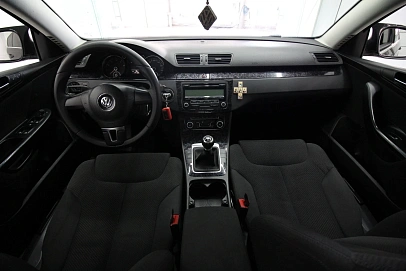 Volkswagen Passat, 2010г., передний привод, механика