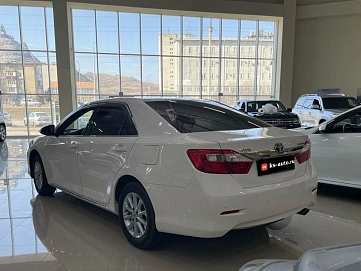 Toyota Camry, 2014г., передний привод, автомат